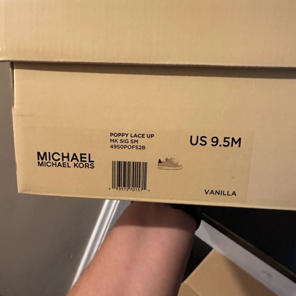 Michael Kors tennis shoes 9.5 W - Picture 7 of 7